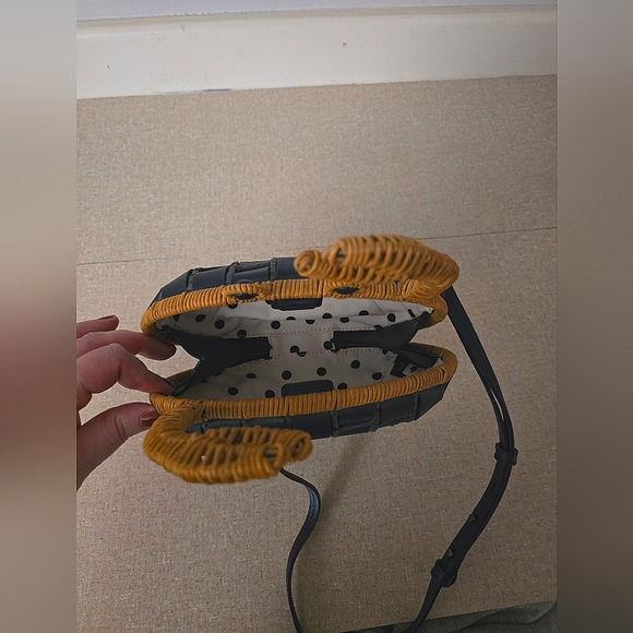 Kate Spade Navy and Tan Crab-Shaped Crossbody Bag - Picture 4 of 7